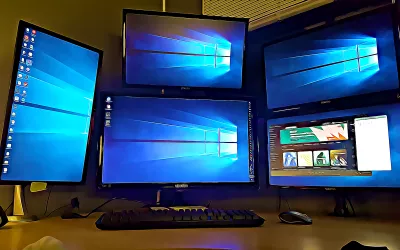 Multi Screen Workstation